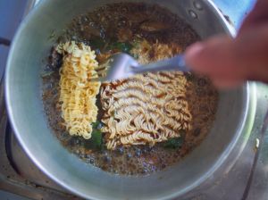 making Thai Instant noodle