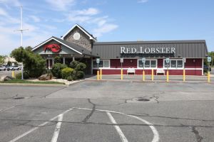 Closed Red Lobster restaurant on Long Island
