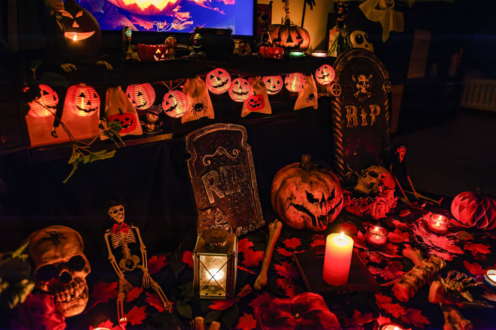 A living room is seen decorated and ready for Halloween...