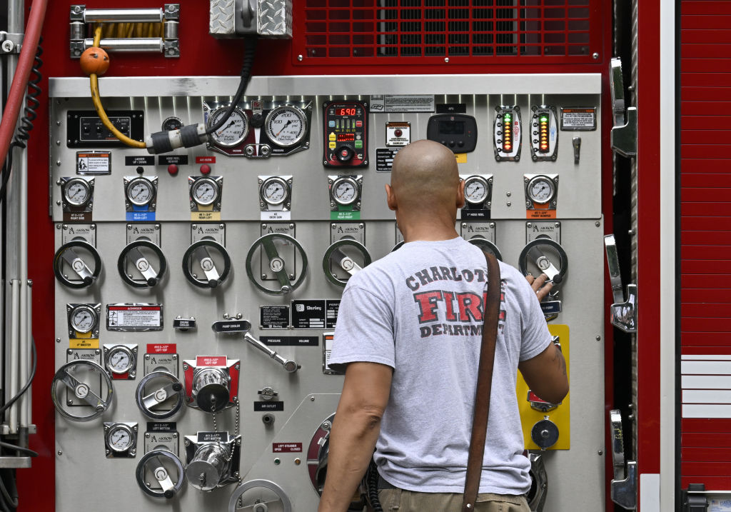 Massive fire breaks out in SouthPark area, NC